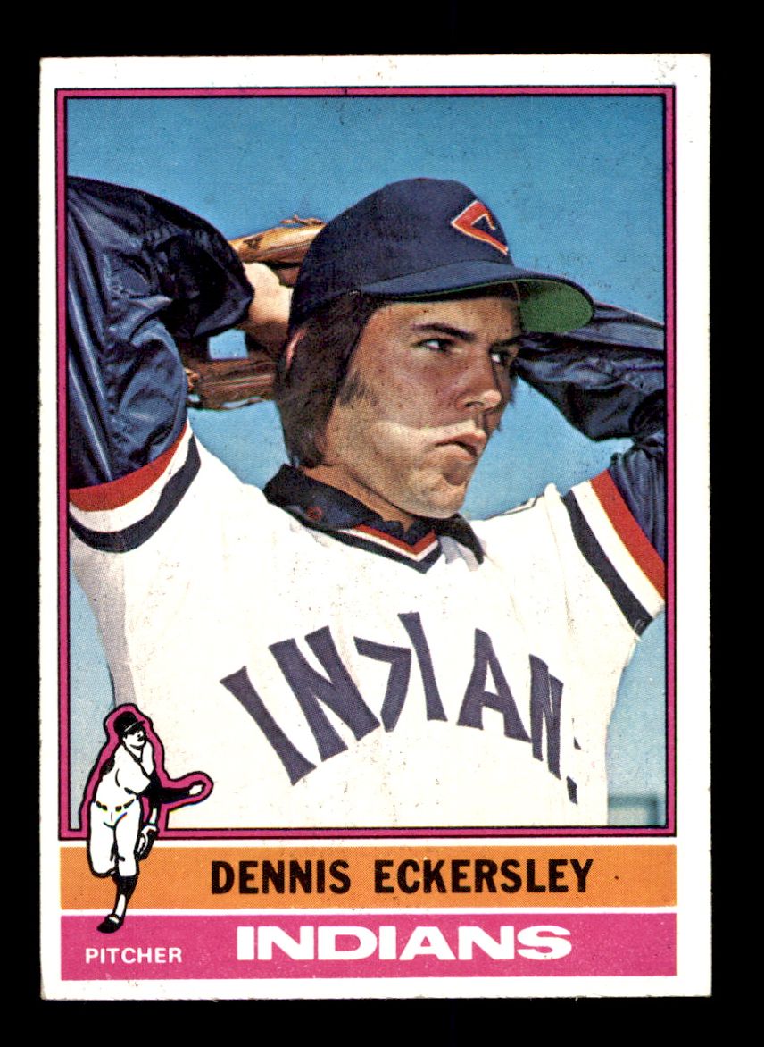 1976 Topps Baseball Complete Set (In Binder)